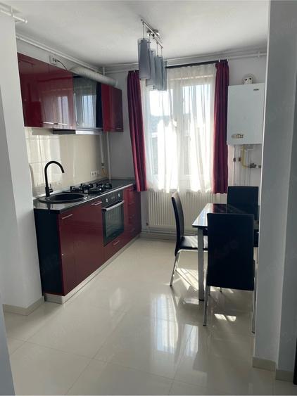 Apartament cu 3 camere decomandat în Olimpia-Stadion