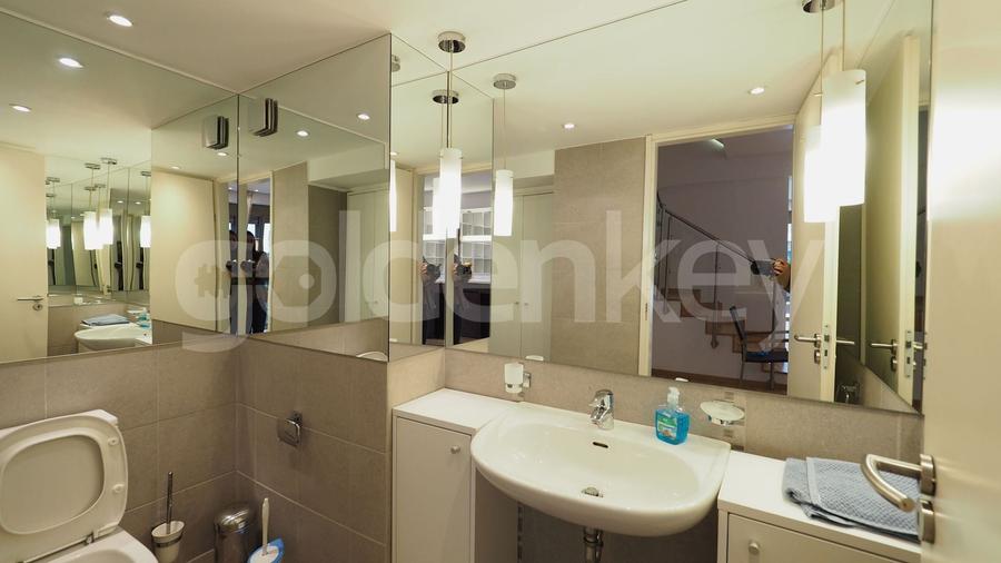 Duplex cu 6 camere cu Canalizare în Băneasa
