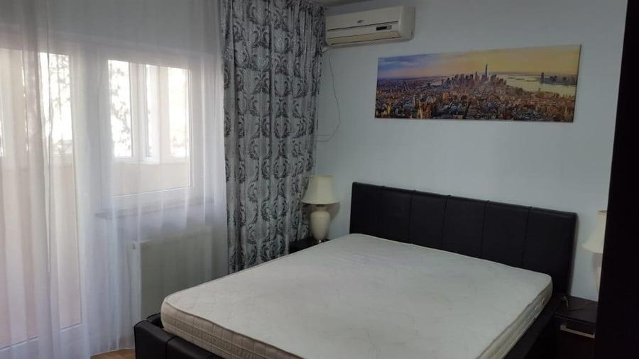 Apartament cu 3 camere decomandat în Vitan