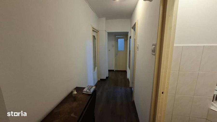 Apartament cu 3 camere în 7 Noiembrie