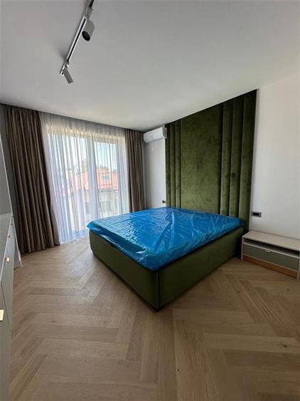 Apartament cu 3 camere semidecomandat, mobilat în Iancu Nicolae