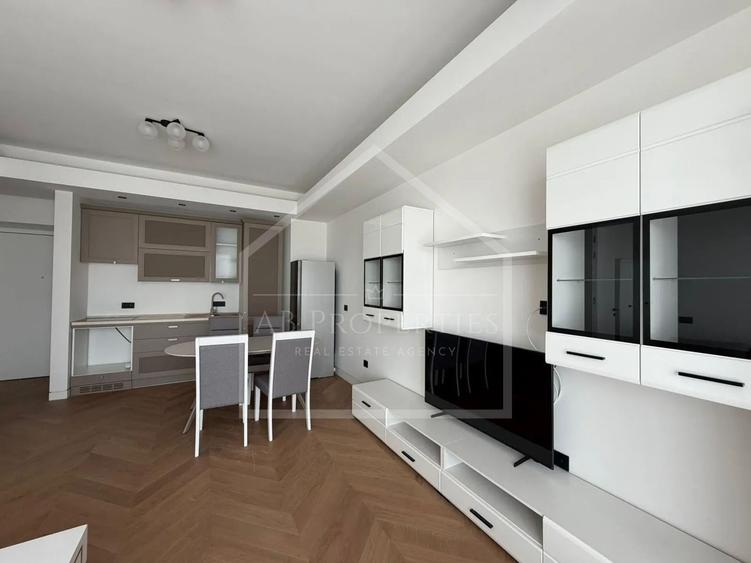 Apartament cu 2 camere semidecomandat, mobilat în Barbu Văcărescu