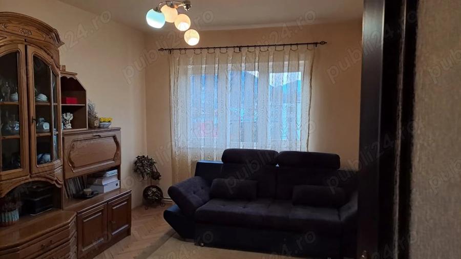Apartament cu 3 camere decomandat în Central