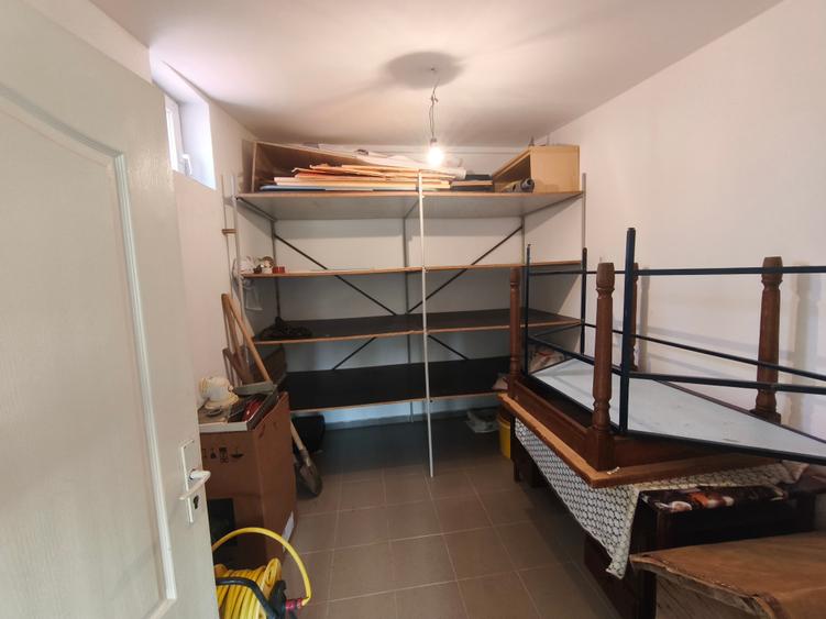 Duplex cu 7 camere cu Canalizare în Chișoda