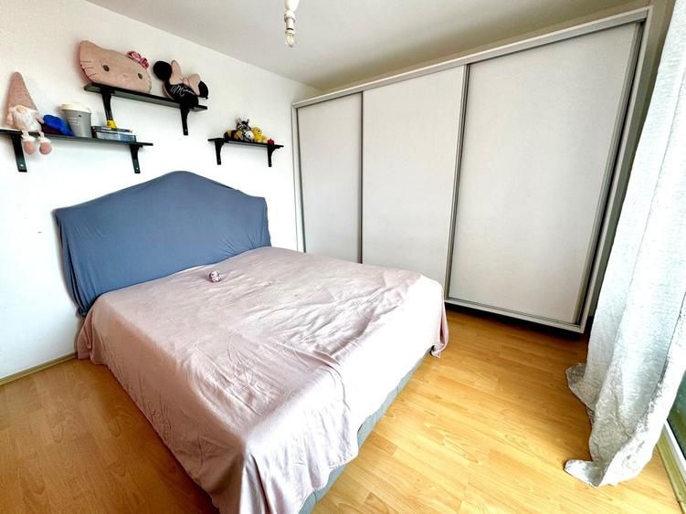 Apartament cu 3 camere decomandat, mobilat în Dumbrăvița