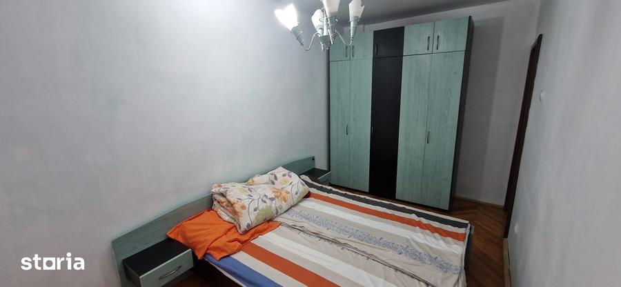 Apartament cu 3 camere decomandat în Complex Studențesc