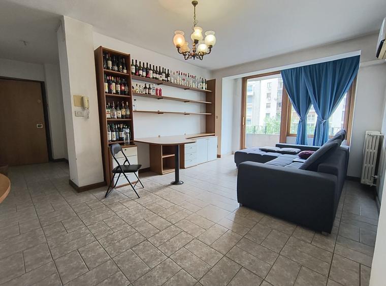 Apartament cu 2 camere semidecomandat în Magheru
