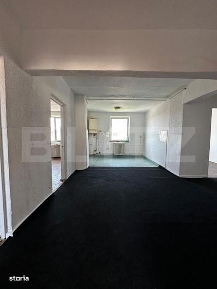 Apartament cu 4 camere decomandat în Central