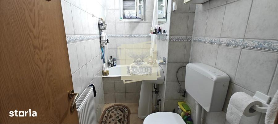 Apartament cu 3 camere semidecomandat în Vasile Aaron