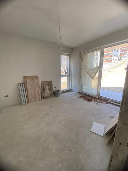 Apartament cu 3 camere semidecomandat în Apahida