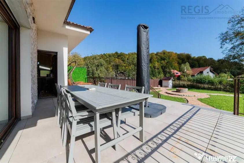 Casă cu 5 camere cu Teren 808 Mp în Noua