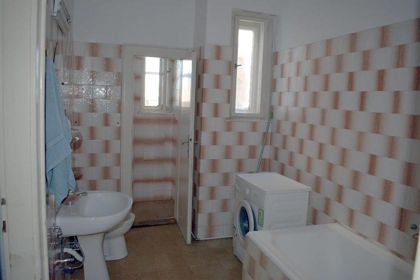Apartament cu 4 camere circular, mobilat în Bălcescu