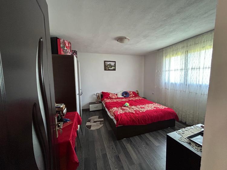 Casă cu 2 camere cu Teren 410 Mp în Lacurile