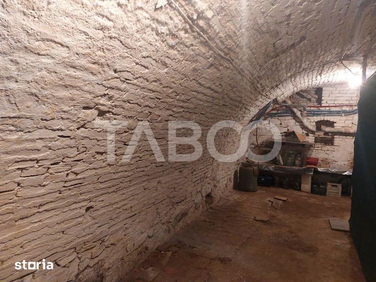 Apartament cu 2 camere nedecomandat, mobilat în Central