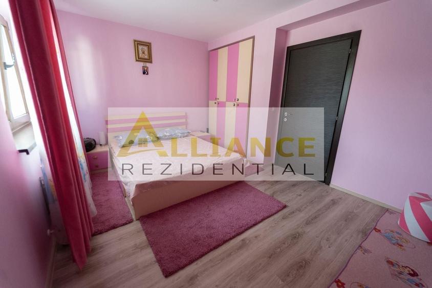 Casă individuală cu 4 camere cu Canalizare în Central