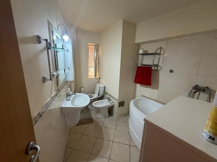 Apartament cu 2 camere decomandat în P-ța Unirii
