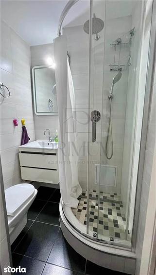 Apartament cu 4 camere decomandat în Est