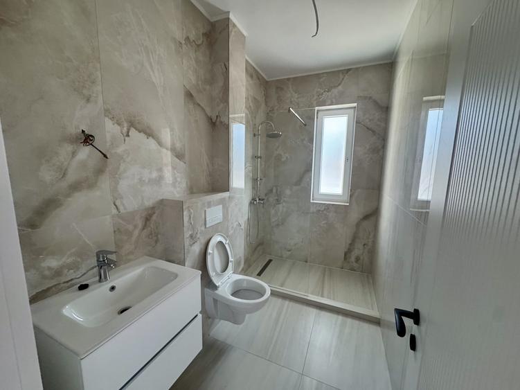 Apartament cu 2 camere decomandat în Giroc