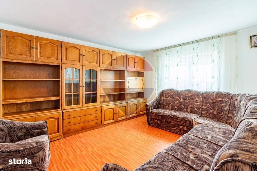Casă cu 4 camere în Teiș
