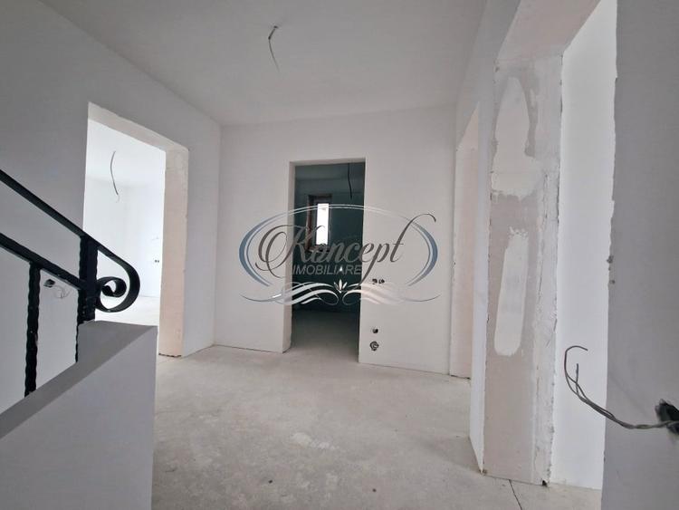 Duplex cu 6 camere cu Canalizare în Feleacu