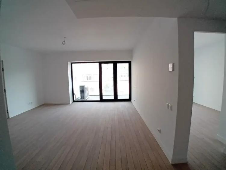 Apartament cu 3 camere decomandat în 13 Septembrie
