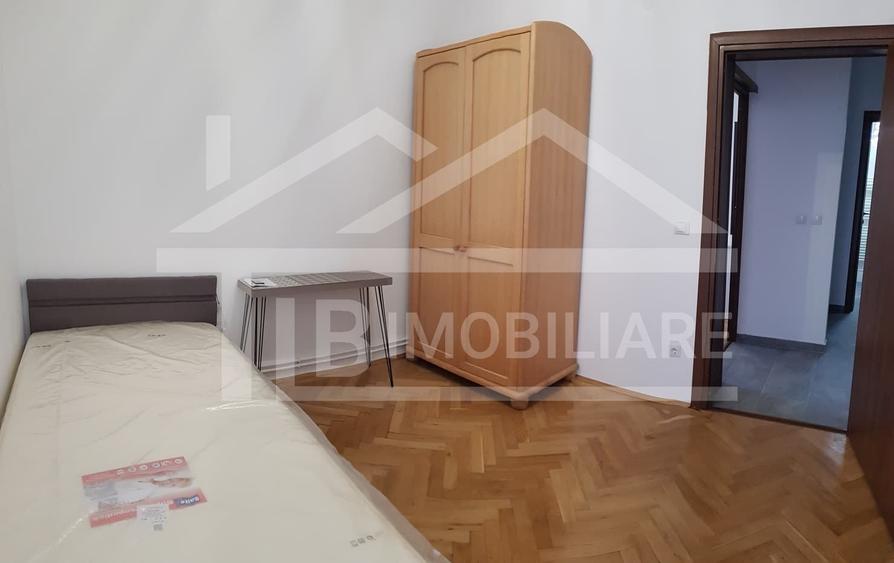 Apartament cu 4 camere decomandat în Semicentral