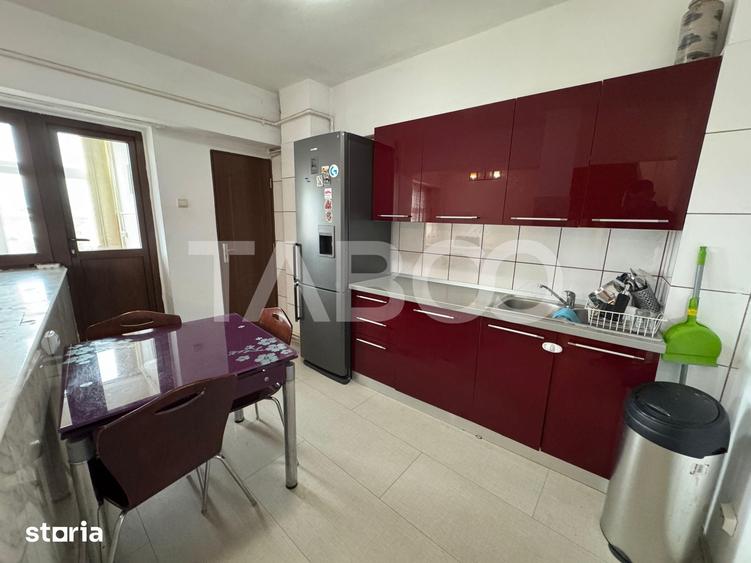 Apartament cu 5 camere decomandat în Turnișor
