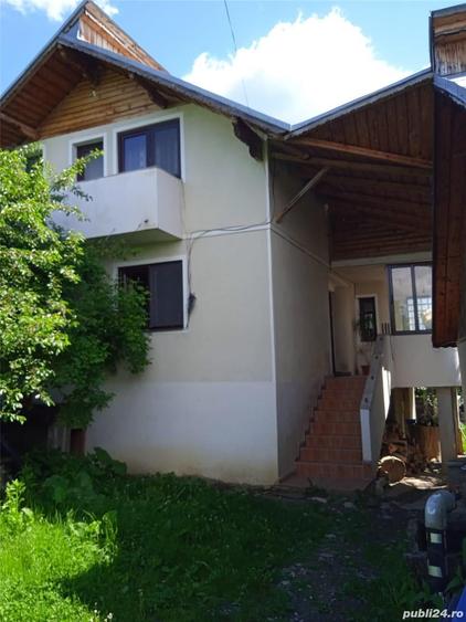 Casă cu 5 camere cu Teren 4020 Mp în Marița