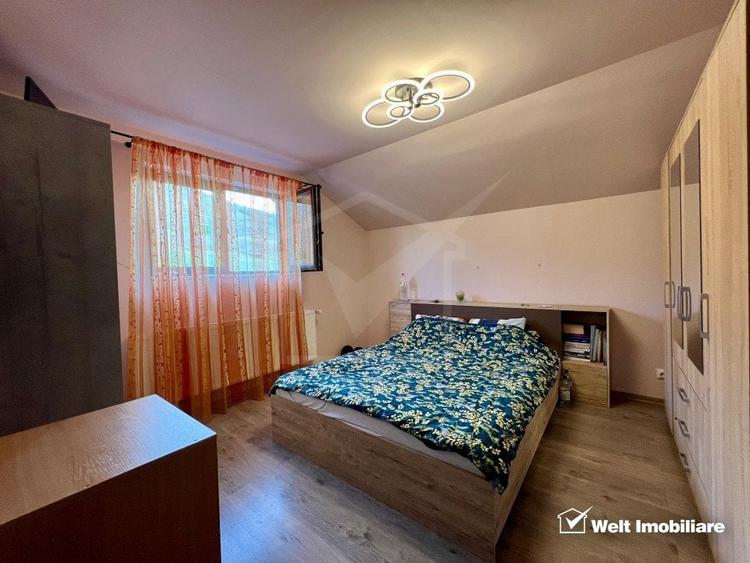 Casă individuală cu 6 camere cu Canalizare în Gădălin