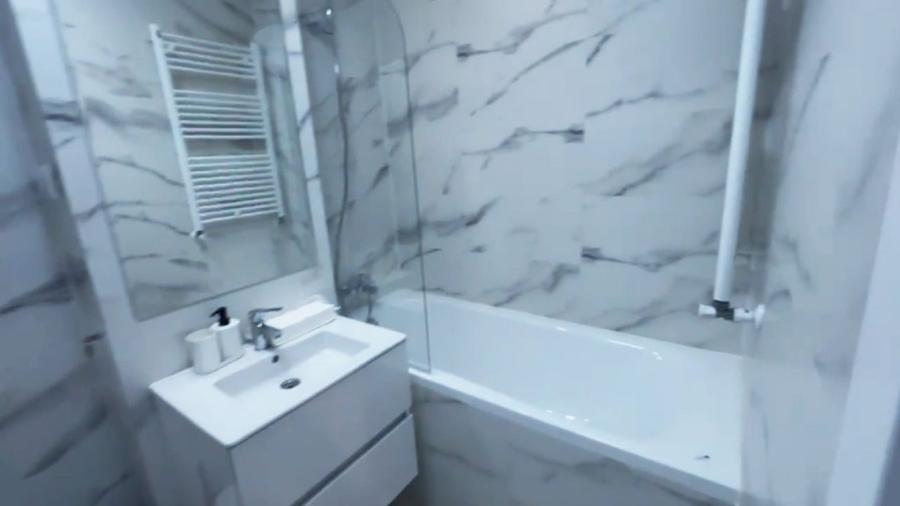 Apartament cu 2 camere decomandat, mobilat în Titan