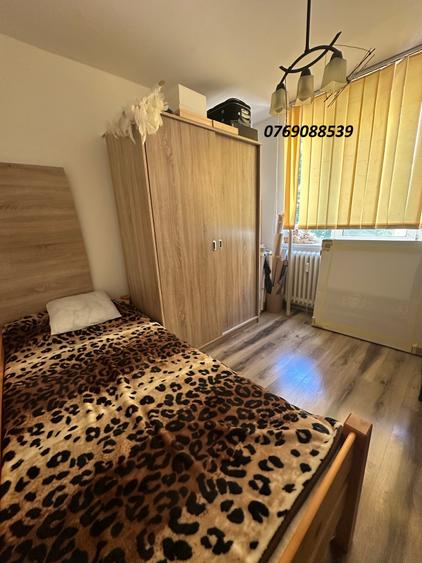 Apartament cu 3 camere decomandat în Drumul Taberei