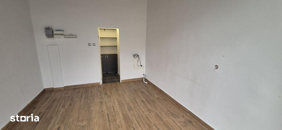 Spațiu comercial, de 30 mp, în Anda