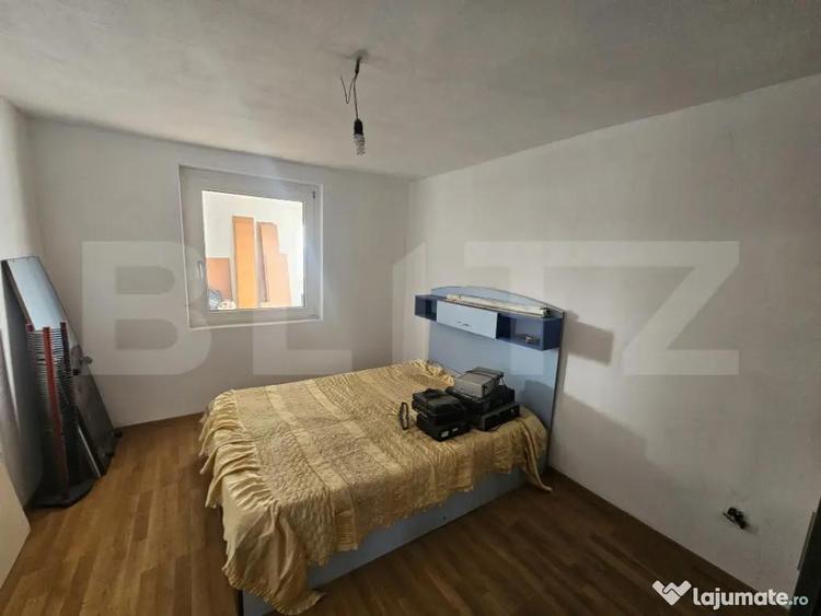 Casă cu 7 camere cu Teren 451 Mp în Central