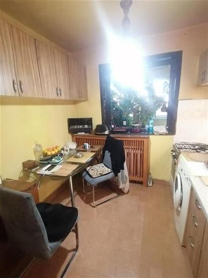 Apartament cu 3 camere decomandat în Complex Studențesc
