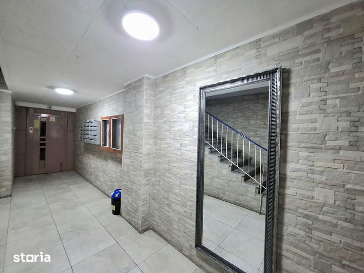 Apartament cu 4 camere decomandat în Romană