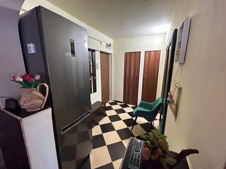 Apartament cu 2 camere decomandat în Central