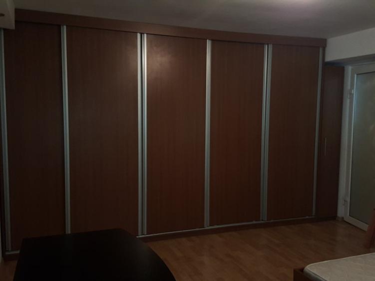 Garsonieră decomandată, mobilată în Drumul Sării