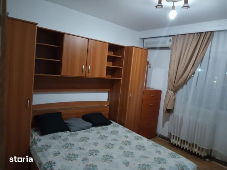 Apartament cu 3 camere în Podu Roș