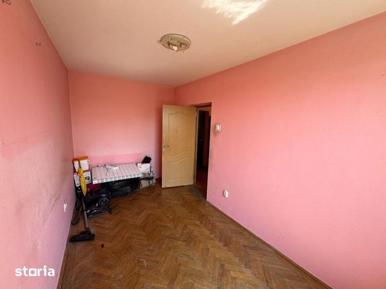Apartament cu 3 camere decomandat în George Enescu