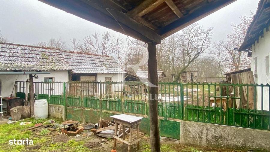 Casă cu 4 camere în Santăul Mare