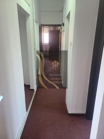 Apartament cu 3 camere în Victoriei