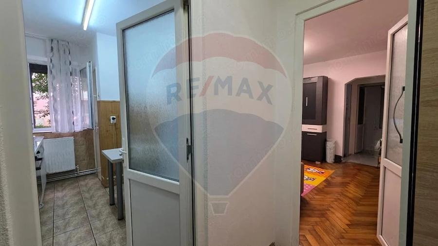 Apartament cu 2 camere semidecomandat în Central