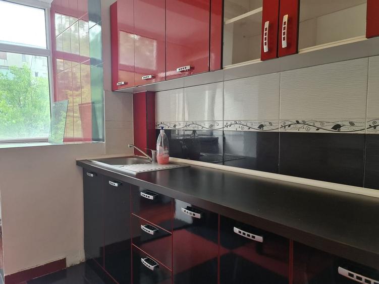 Apartament cu 2 camere semidecomandat, mobilat în Micro 16