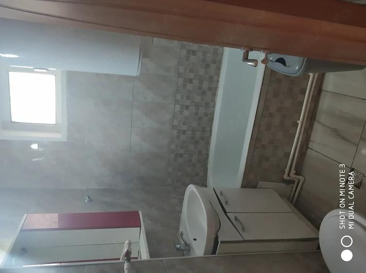 Apartament cu 3 camere decomandat în Progresul
