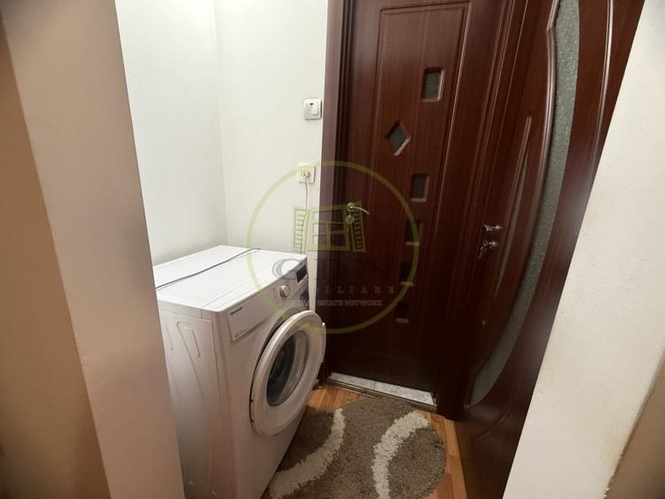 Apartament cu 2 camere semidecomandat, mobilat în Craiovița Nouă
