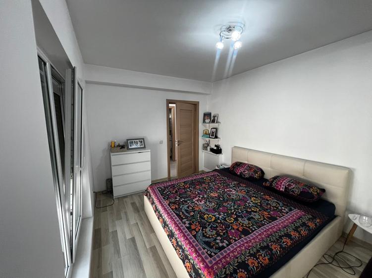 Duplex cu 4 camere cu Canalizare în Domnești