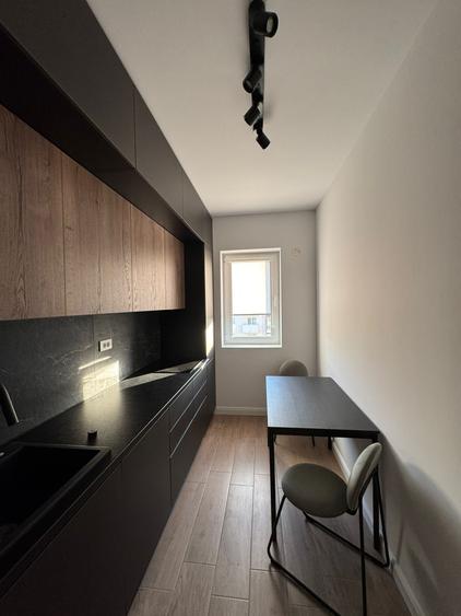 Apartament cu 3 camere, mobilat în Apărătorii Patriei