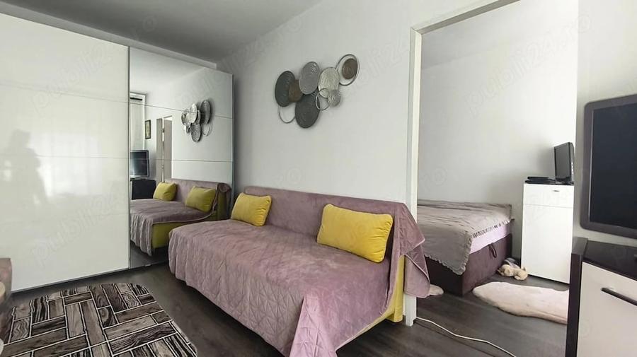 Apartament cu 3 camere semidecomandat în Ultracentral