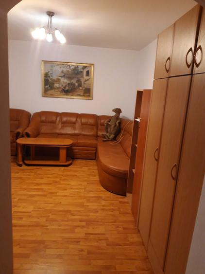 Apartament cu 3 camere decomandat, mobilat în Brâncoveanu