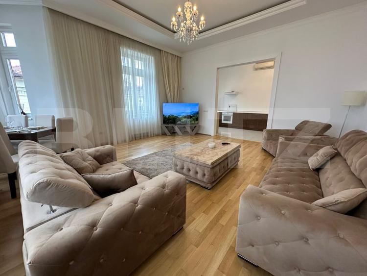 Apartament cu 3 camere decomandat, mobilat în Fabric